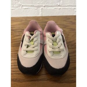 Puma, Baby Girls Gym Shoes, Size 6C Excellent‎ Condition